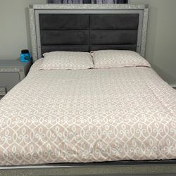 Bedroom Set Six Piece For Sale 