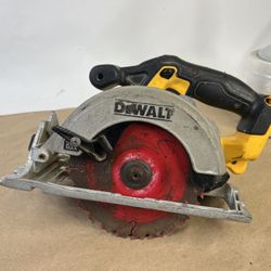 Heavily Used DeWalt DCS391 Circular Saw Set With Battery 1Ah And Charger 