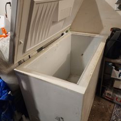 GE Chest Freezer