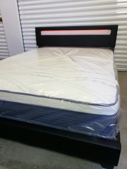 NEW Queen-Size PILLOW TOP MATTRESS and BOX SPRING. Bed frame not included 👍