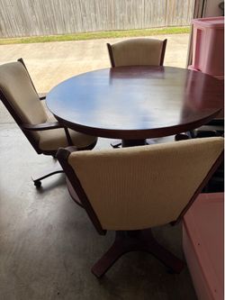 Used dinging room table with 4 chairs.