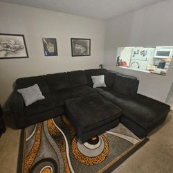 Sectional Sofa/Couch With Ottoman.