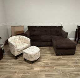 Coach and tables