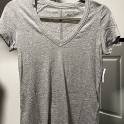 Gray v-neck shirt (XS)