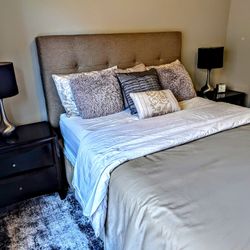 Queen Bedroom Set