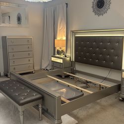 Bedroom set