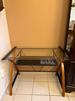 Computer table