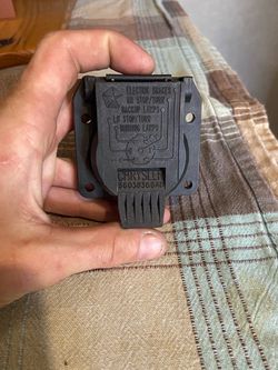 Chrysler OEM 7-Way Receptacle