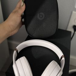 Beats Solo 4 Bluetooth Wireless Cloud Pink