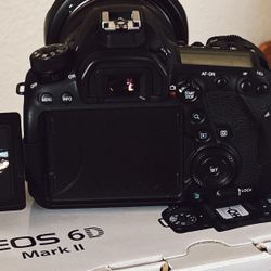 Canon 6Dii With 24:105 f4 Lens, Almost NEW 