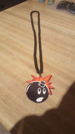 Hundreds hip-hop chain