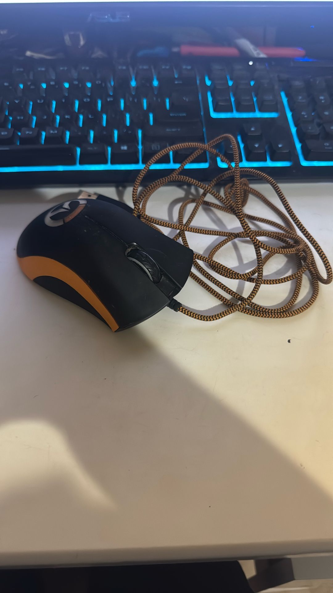 Razer RZ01-01210300-R3M1 DeathAdder Chroma Overwatch Edition - Chroma Enabled RGB Ergonomic Gaming Mouse - World's Most Precise Sensor - Comfortable G