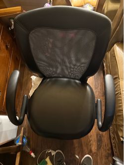 Ergonomic Black Mesh & Leather Desk Chair / Office Swivel Chair