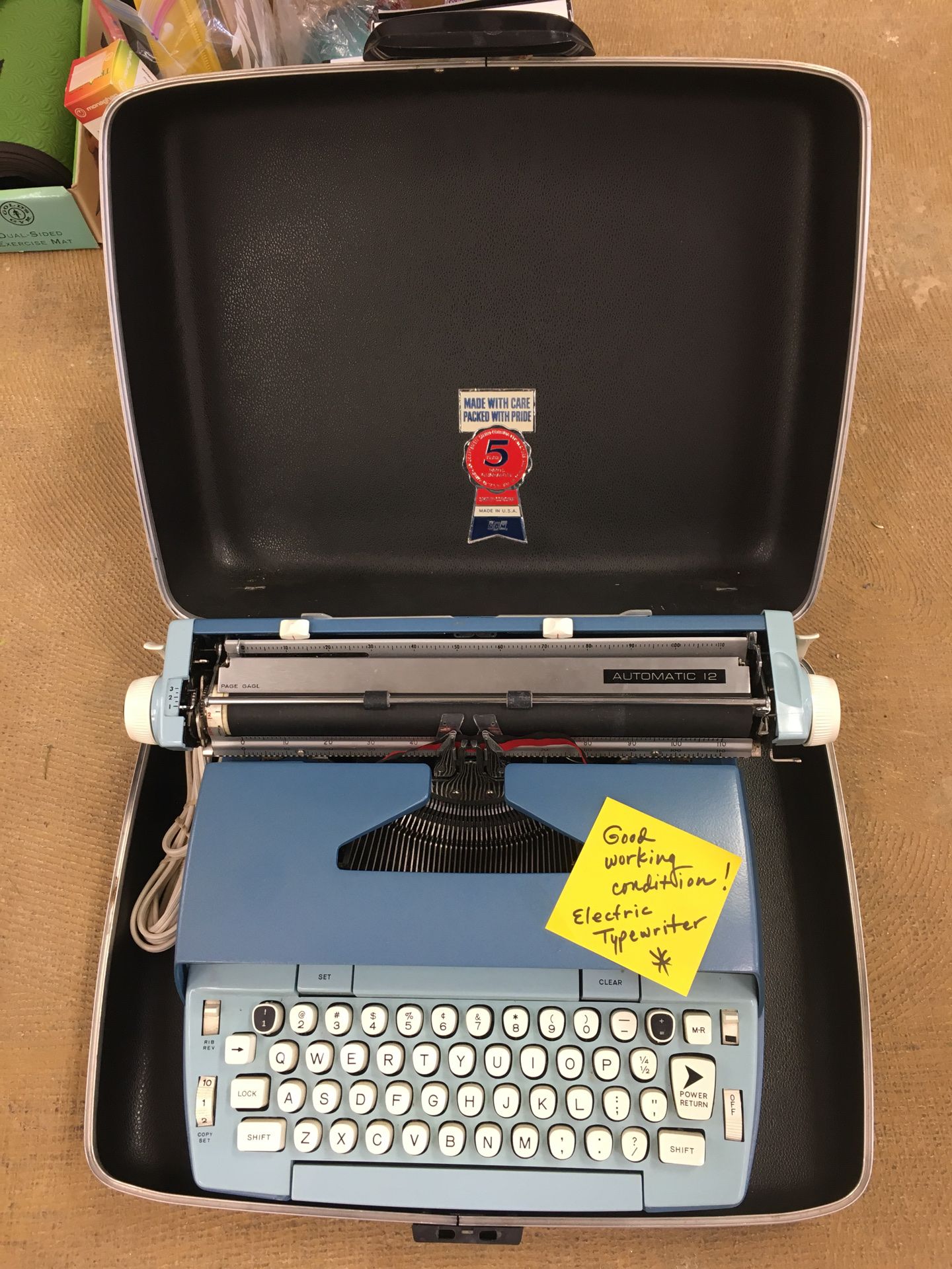 Smith-Corona electric TYPEWRITER with case. Excellent condition!!