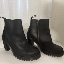 Dr. Martens Magdalena Leather boots Chelsea