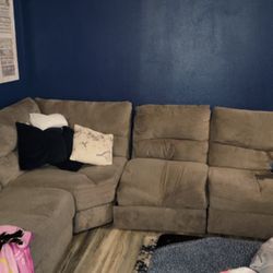 Couch With Recliner On Both Ends  Thumbnail