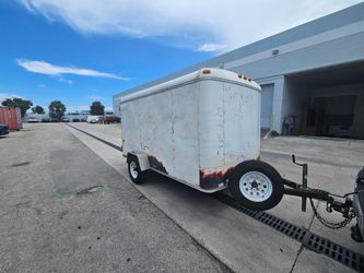 Trailer 6x12 "2006" one owner, pulls amazing no leaks 6ft height interior clean documentation in hand ✋️ READ DESCRIPTION FIRST, LEA PRIMERO.