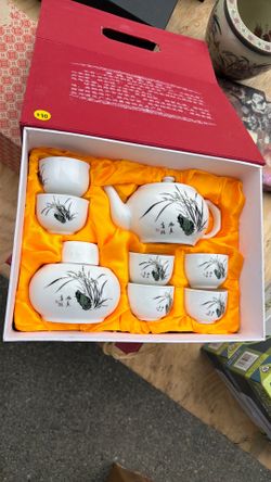 Tea cups set