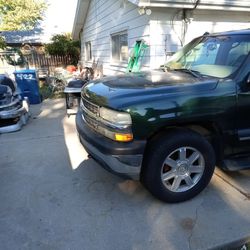 2003 Chevy Suburban Asking 3500 Or Best Offer