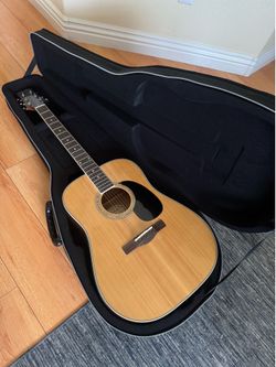 Acoustic Guitar + Hard Case — Great Condition