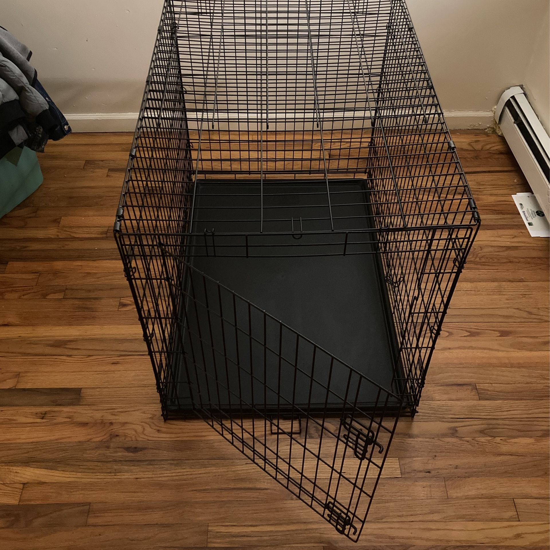 Pet Cage Wit Bottom All purpose utility pad Included