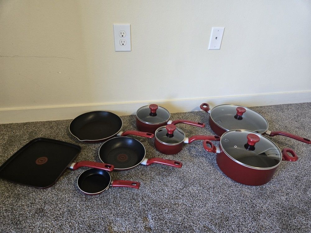 T-fal Easy Care,Non-Stick Pots and Pans Cookware Set, Red