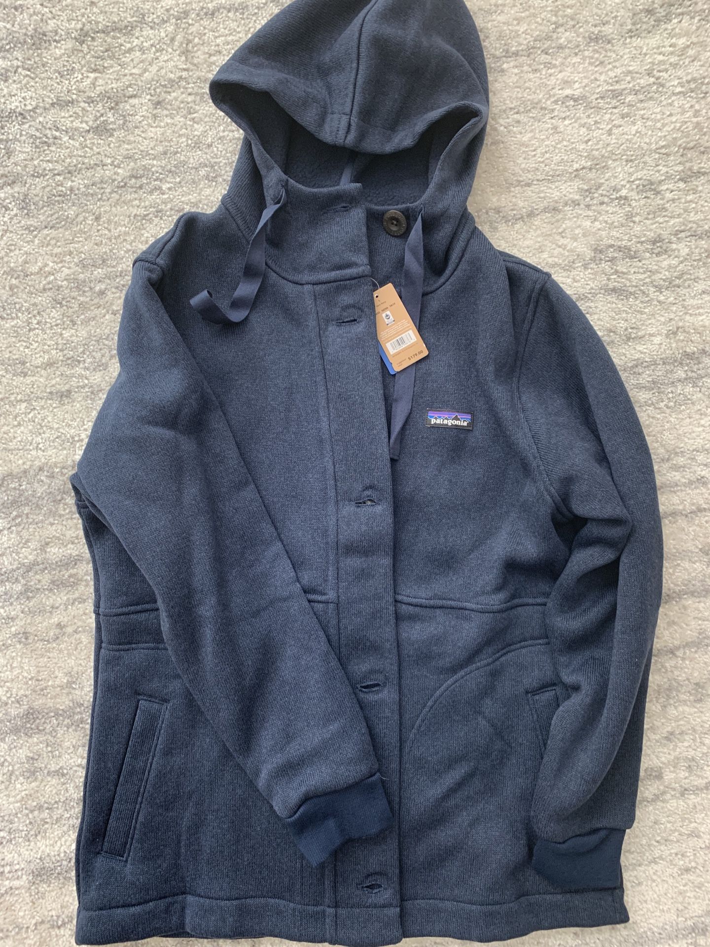 Patagonia women’s size L NEW!