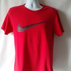 Nike men's red short sleeve graphic t-shirt size M