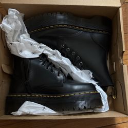 Dr MARTENS JADON 