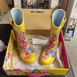 Rain Boot Size 3 