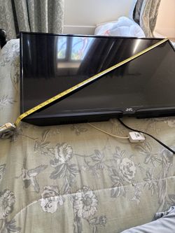 JVC. 32”  tv