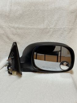 2003 Toyota Sequoia Passenger Side Mirror (RH)