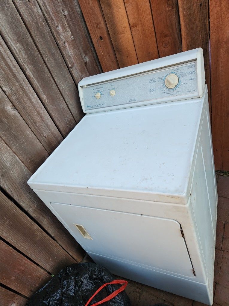 Amana Stainless Design Series Gas Dryer