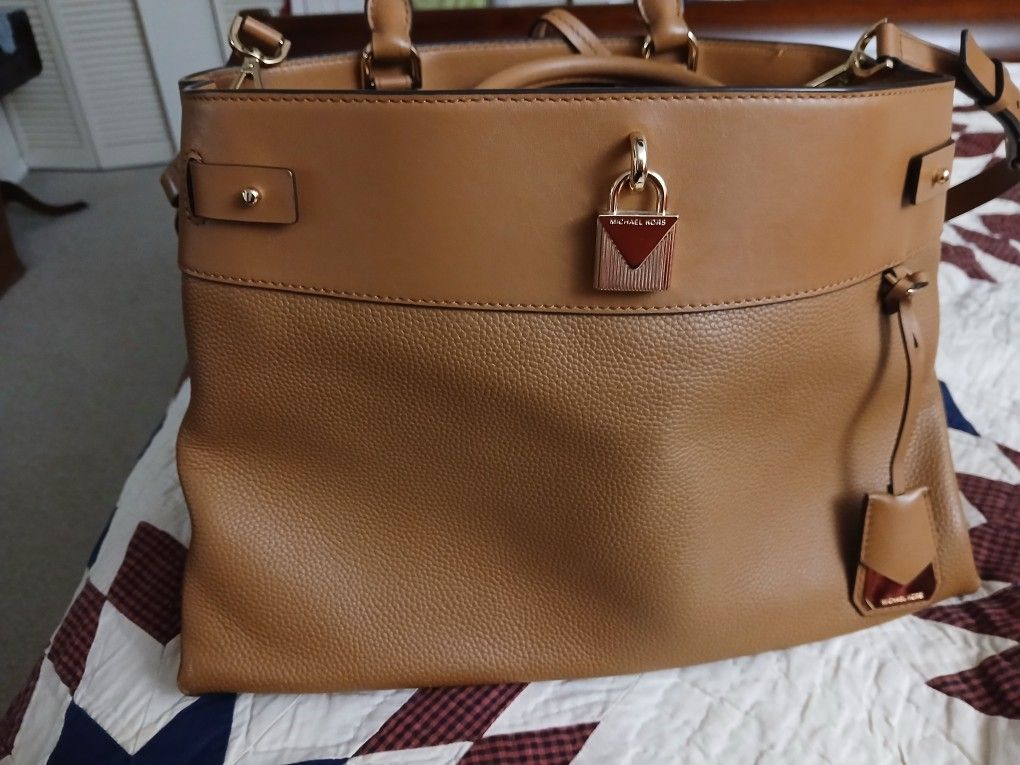 Michael Kors Large Leathe Bag