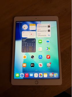 Apple iPad 8th Gen 128GB WiFi + Case – Like New