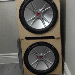 2 15s With Amp $250 Obo/ 2 Bosinas 15"S Con Amp $250 O Mejor Oferta