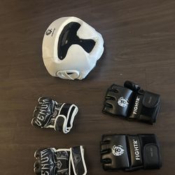 1 lrg boxing headgear, 2 lrg mma gloves