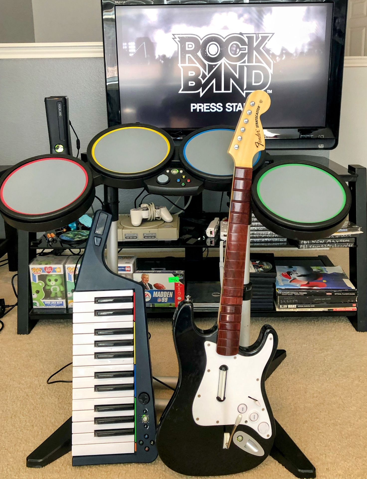 Xbox 360 Rock Band bundle - Drum kit Fender Guitar Keyboard