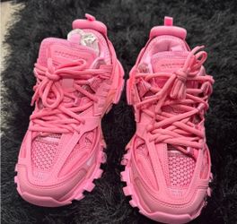 Pink Balenciega Sneakers… pickup today in Cypress size 10 Women