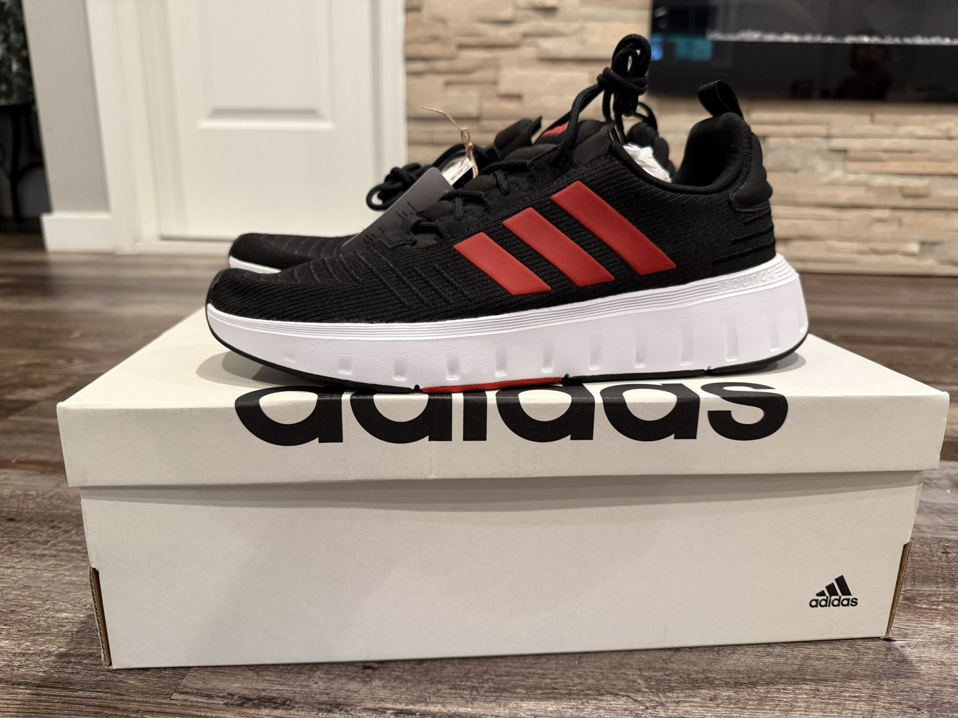 Adidas Swift Run Us Size 10