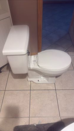 Standard Height Round Bowl Toilet 