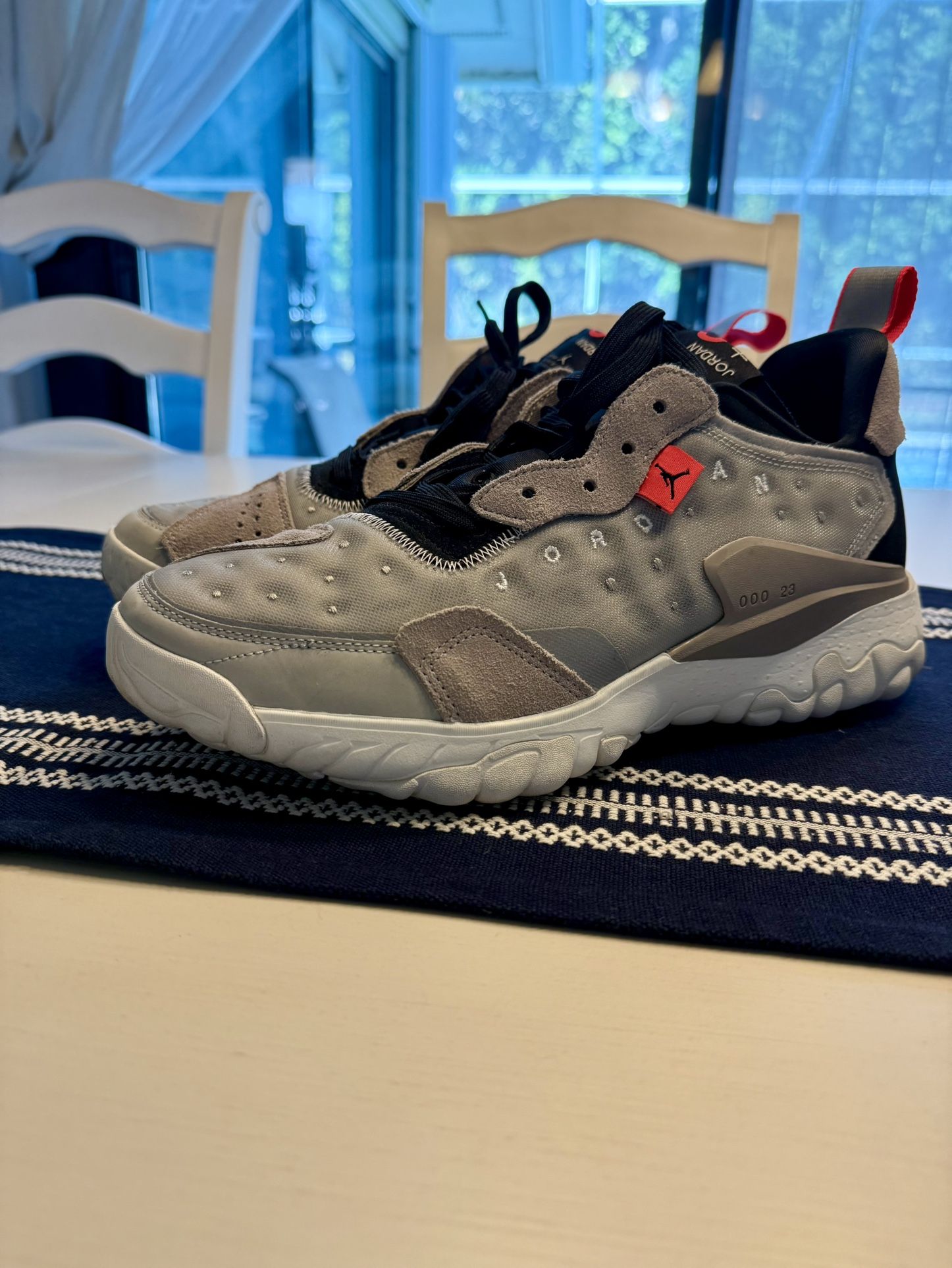 Jordan Delta 2  & Accessories