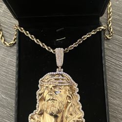 14k Custom Jesus Piece 4ct VVS Diamonds