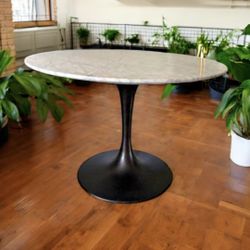 Williams-Sonoma Marble Tulip Dining Table