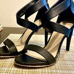 Black heels*** Kenneth Cole