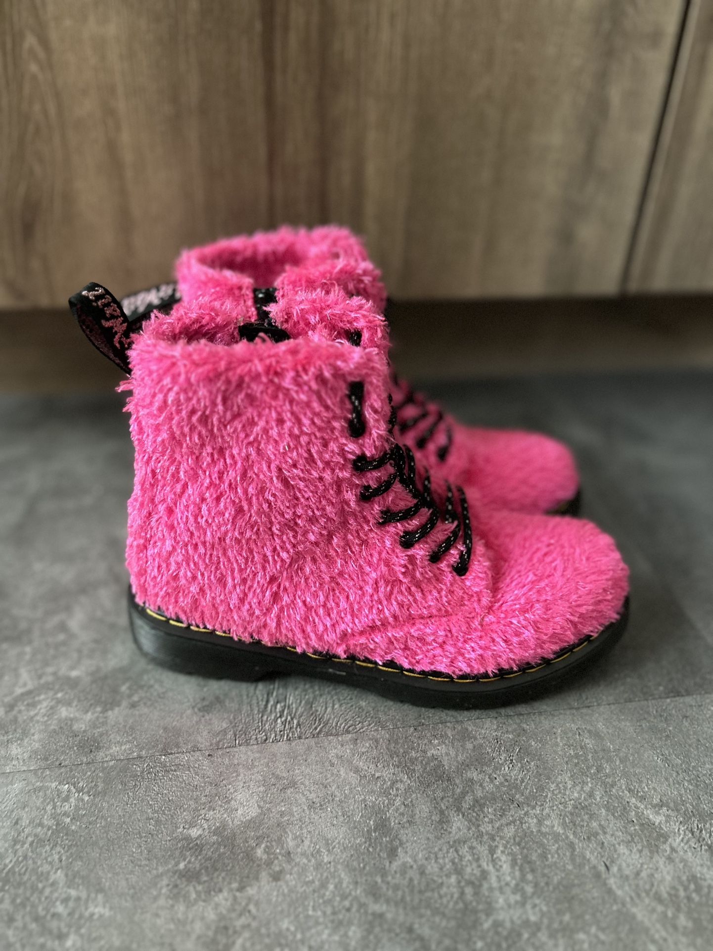 DOC MARTENS JUNIOR 1460 PASCAL TINSEL FUR LACE UP BOOTS BARBIE PINK