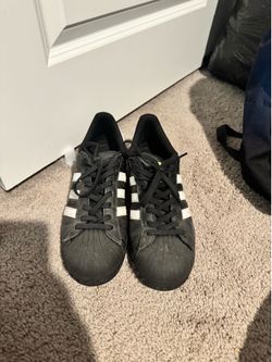 Adidas Superstars size 9
