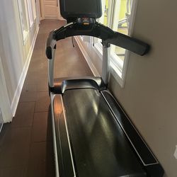 Life Fitness treadmill For Sale 