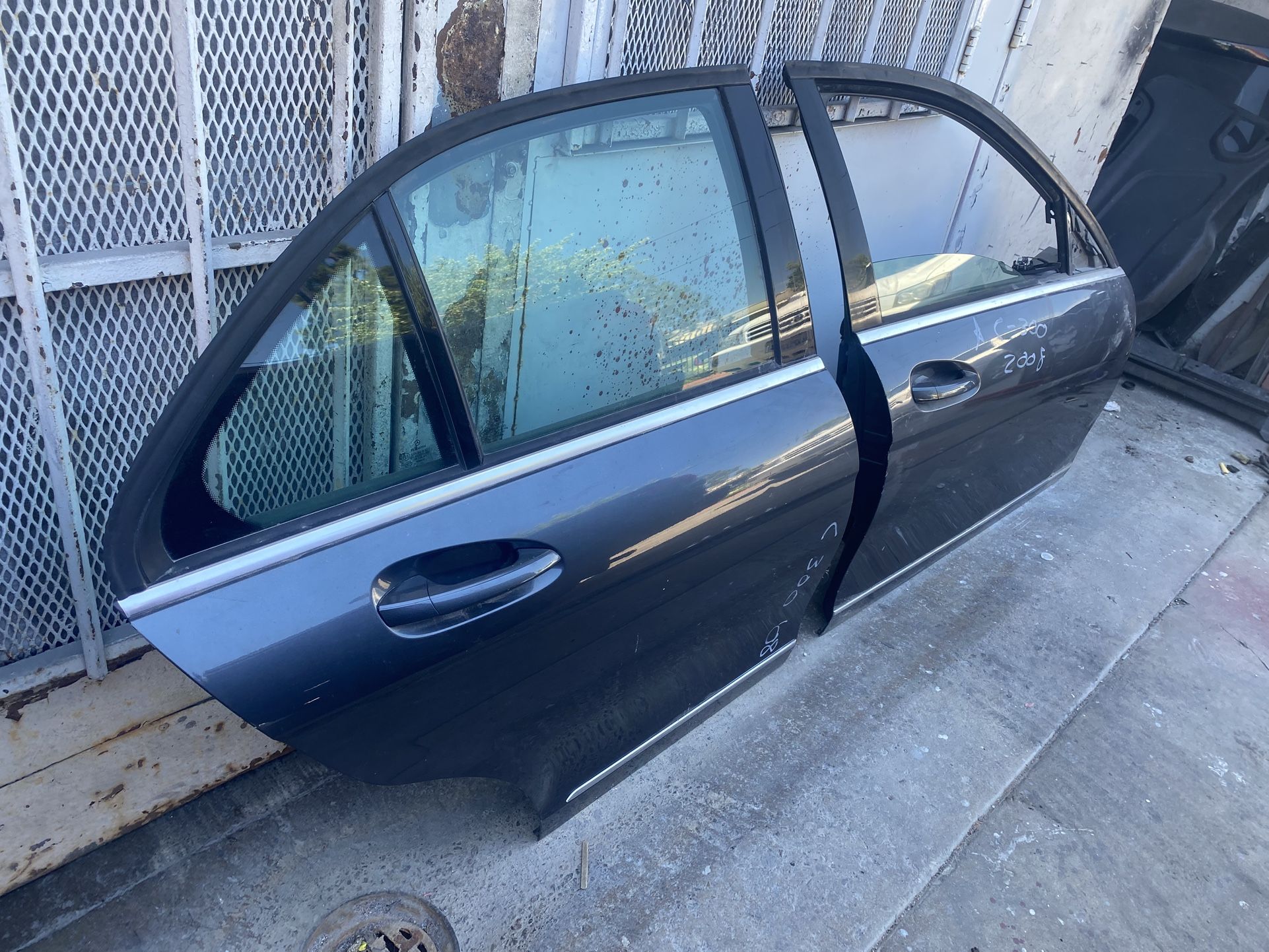Pair Of Doors Passenger Side Mercedes Benz C300