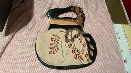 1970s moon bag, leather needle point hippy handbag purse vintage￼